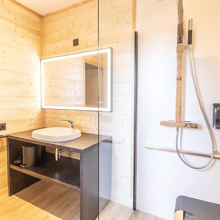 Vakantiehuis De Luxe Avec Bain A Remous, Salle De Sport, Piscine, Et Options Et Golf - Fr-1-582-381 Le Chambon-sur-Lignon