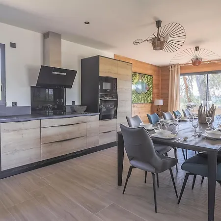 De Luxe Avec Bain A Remous, Salle De Sport, Piscine, Et Options Et Golf - Fr-1-582-381